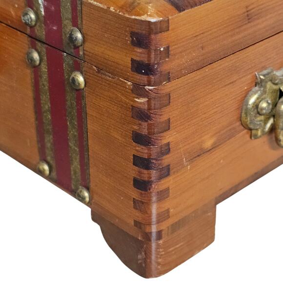 Antique Wood Cedar Jewelry Trinket Chest Box Dove Tail Brass Straps Mirror - Picture 5 of 16